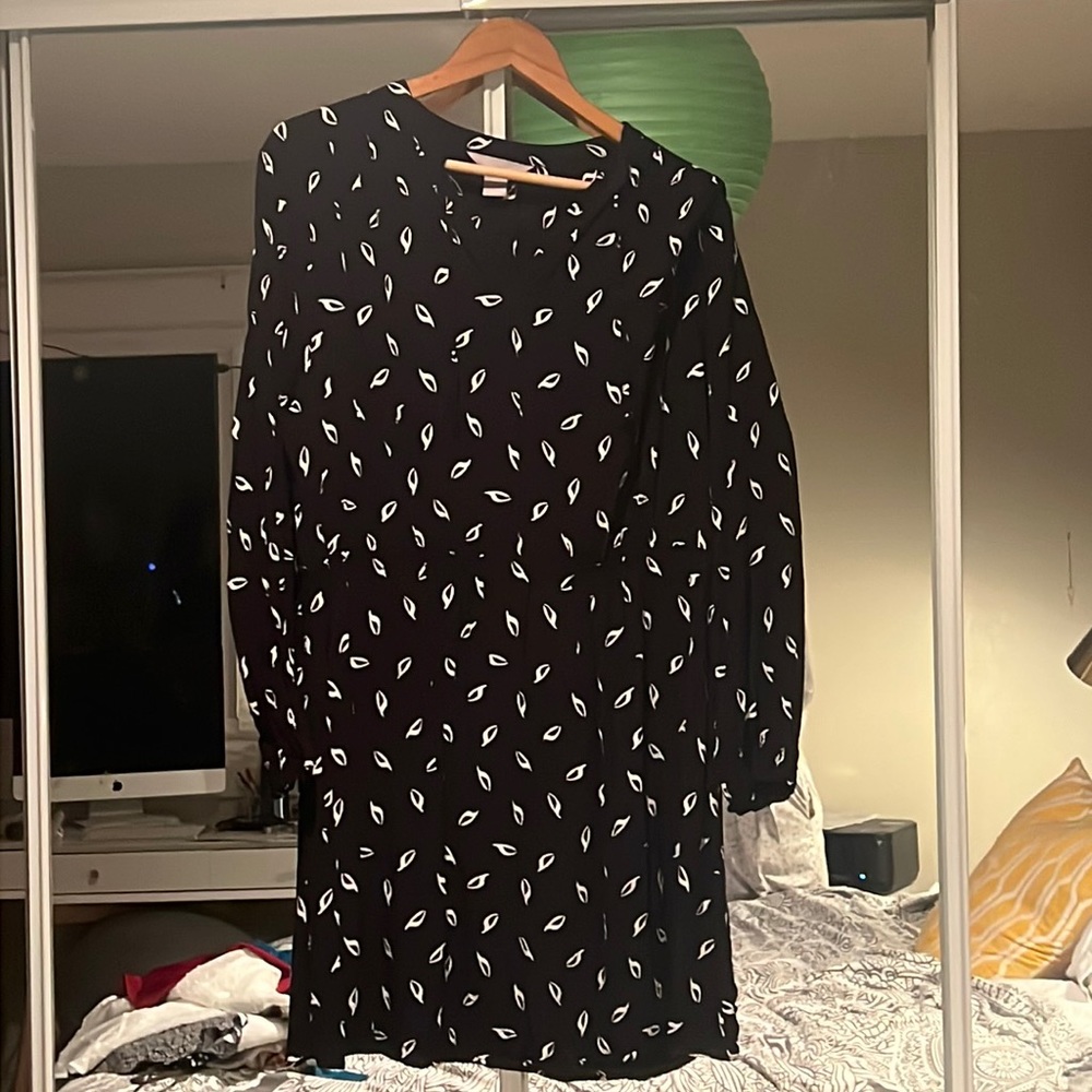 Classic dress for office or special occasions.